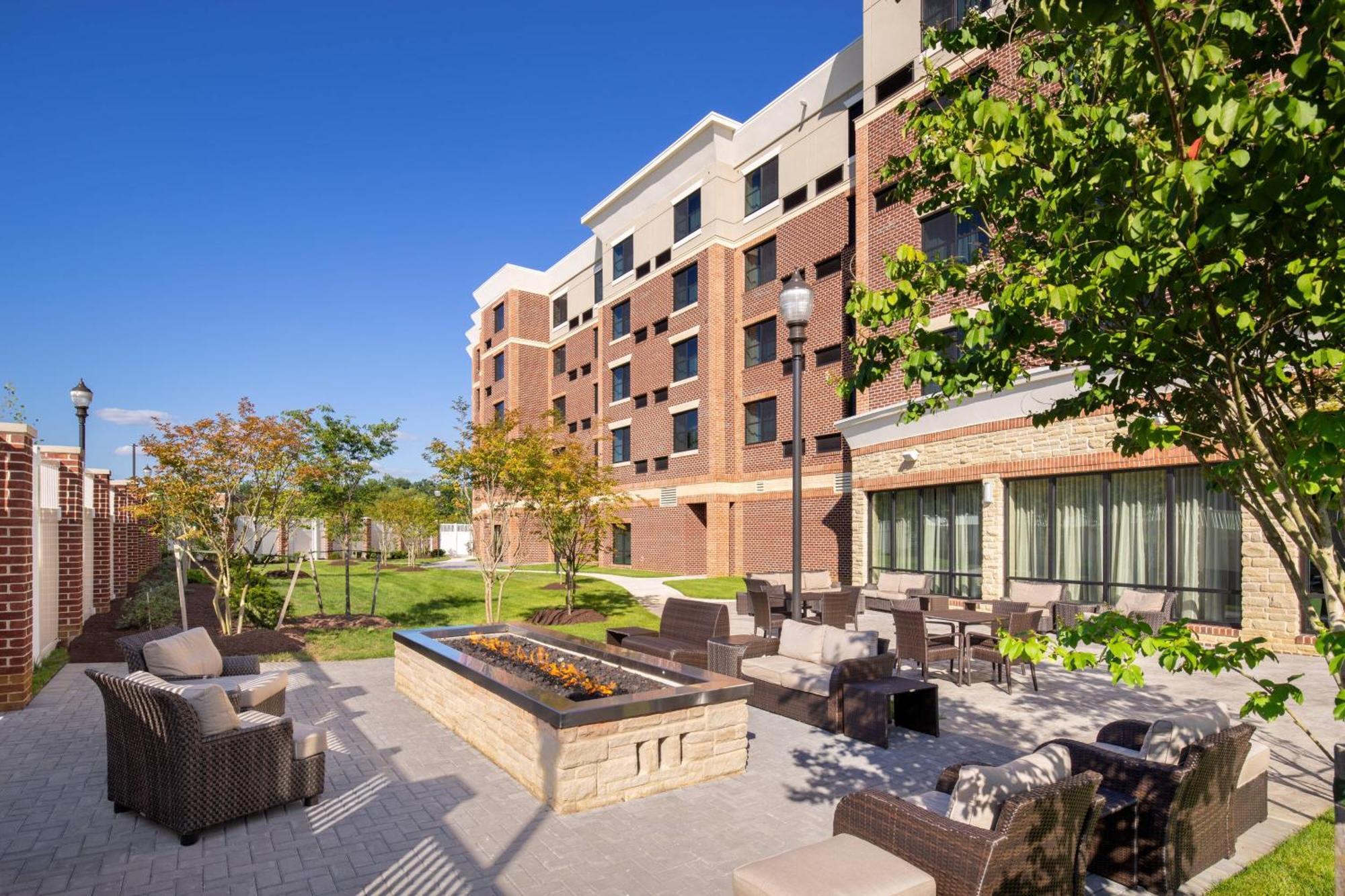 Courtyard By Marriott Bowie Exterior photo